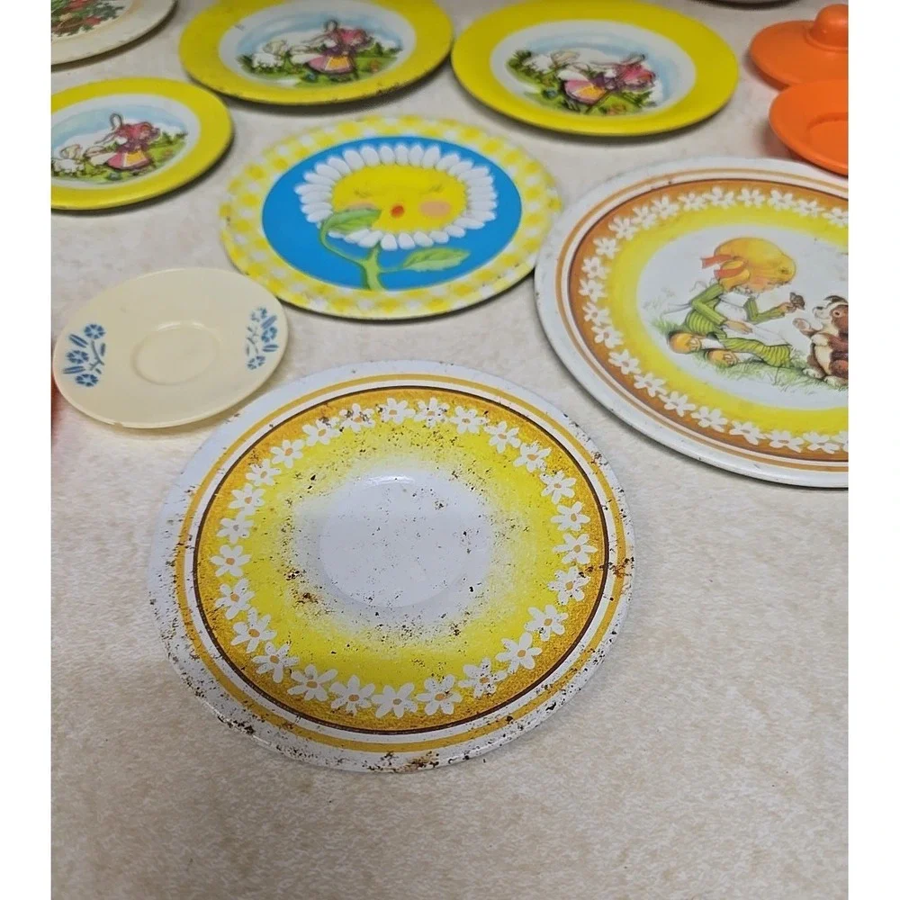 Set of Vtg Assorted Pretend Play Childs Play Doll Kitchen Dining Plates & Saucer